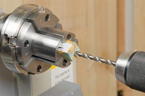 how-to-woodturn-a-pen-drilling-2