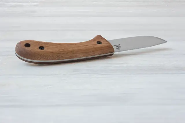 Friluftskniv BSH2. Rustfritt Valnøtt i håndtak. Beavercraft 