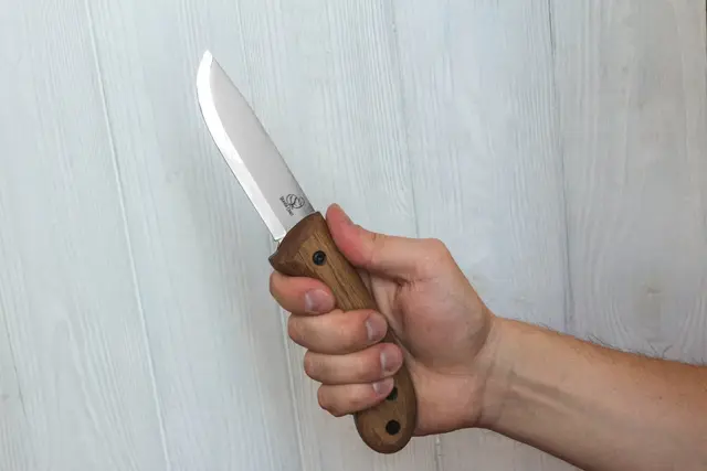 Friluftskniv BSH2. Rustfritt Valnøtt i håndtak. Beavercraft 