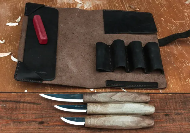 Spikkesett S19X i lærmappe 3 kniver og slipeutstyr. Beavercraft 