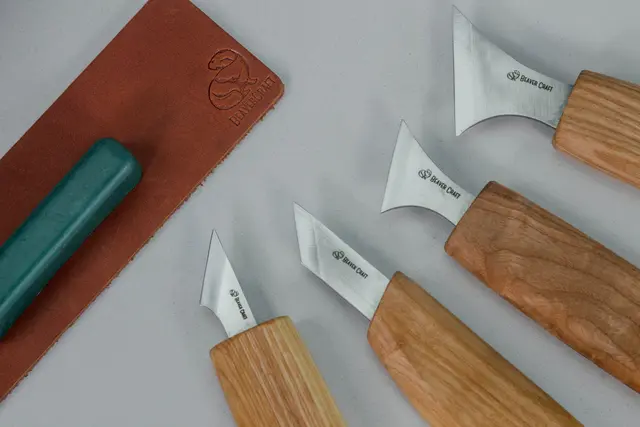 Karveskurdsett S05Book i gaveeske 3 kniver og slipeutstyr. Beavercraft 
