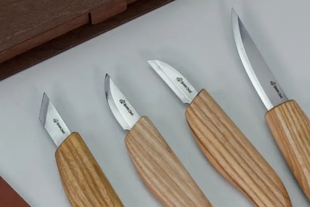 Spikkesett S07Book i gaveeske 4 kniver og slipeutstyr. Beavercraft 