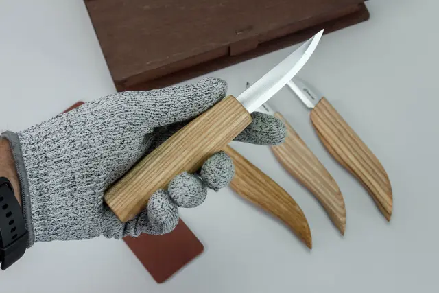 Spikkesett S07Book i gaveeske 4 kniver og slipeutstyr. Beavercraft 