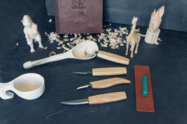 Spikkesett S09Book i gaveeske 4 kniver og slipeutstyr. Beavercraft 