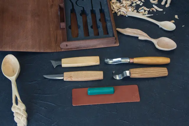 Spikkesett S19Book i gaveeske 4 kniver og slipeutstyr. Beavercraft 