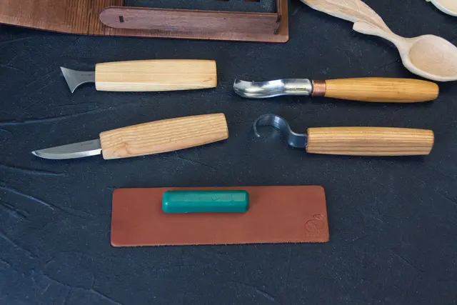 Spikkesett S19Book i gaveeske 4 kniver og slipeutstyr. Beavercraft 