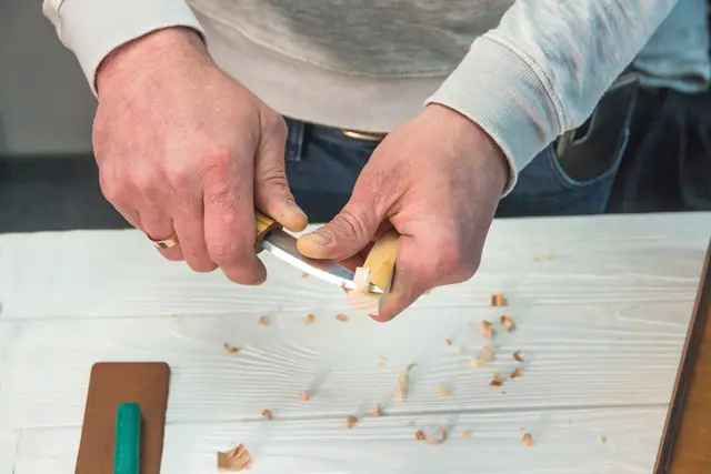 Spikkesett S13Box i gaveeske 3 kniver, emne og slipeutstyr. 