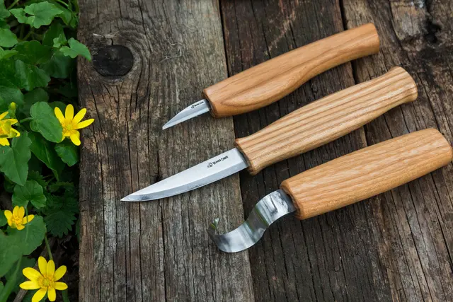 Spikkesett S13Box i gaveeske 3 kniver, emne og slipeutstyr. 