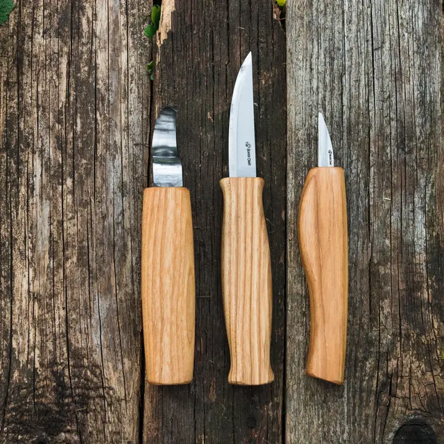 Spikkesett S13Box i gaveeske 3 kniver, emne og slipeutstyr. 