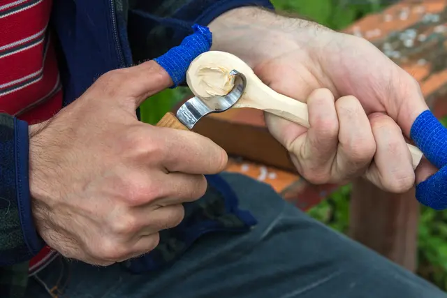 Spikkesett S13Box i gaveeske 3 kniver, emne og slipeutstyr. 