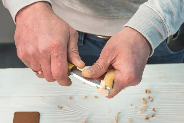 Spikkesett S13Box i gaveeske 3 kniver, emne og slipeutstyr. 