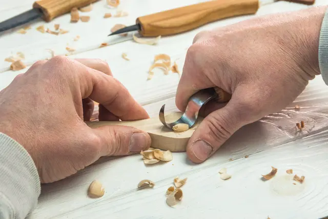 Spikkesett S13Box i gaveeske 3 kniver, emne og slipeutstyr. 