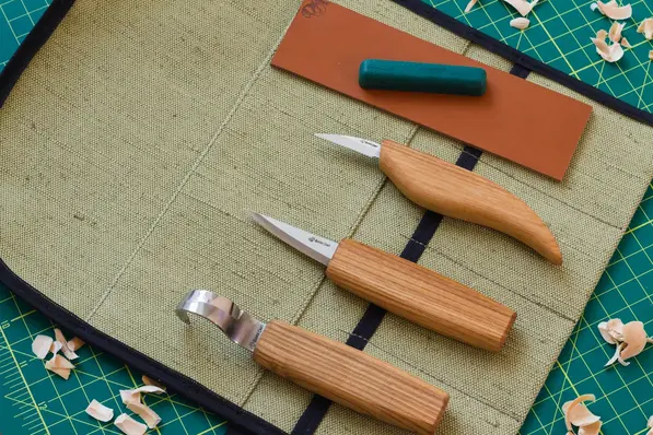 Spikkesett S17 til treskje mm. Høyre 3 kniver og slipeutstyr. Beavercraft 