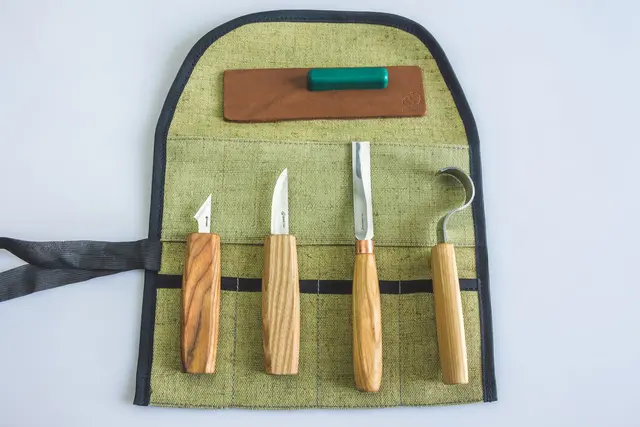 Spikkesett S49 til treskje mm. Høyre 4 kniver og slipeutstyr. Beavercraft 