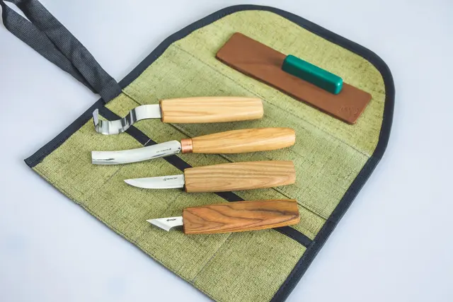 Spikkesett S49 til treskje mm. Høyre 4 kniver og slipeutstyr. Beavercraft 