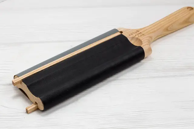Lærblokk til Polering av skjekniv. Med grønn polervoks. Beavercraft 