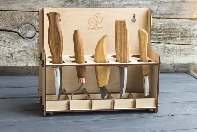 Veggopphengt verktøyholder Plass til 10 kniver. Beavercraft 