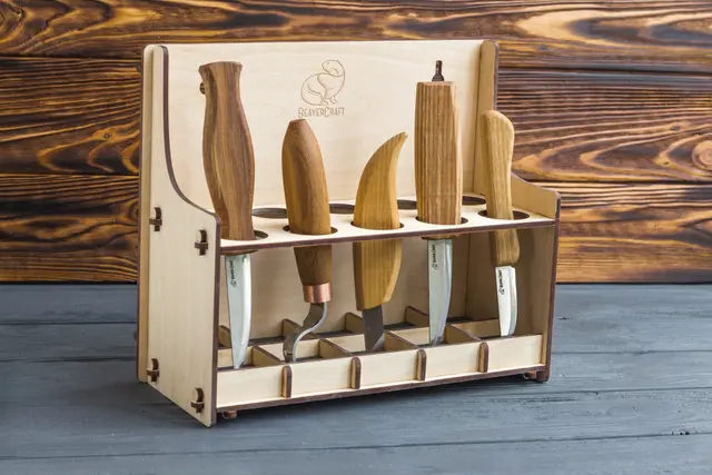 Veggopphengt verktøyholder Plass til 10 kniver. Beavercraft 