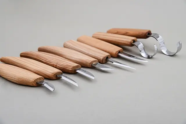 Spikkesett S08. Venstre 8 kniver og slipeutstyr. Beavercraft 