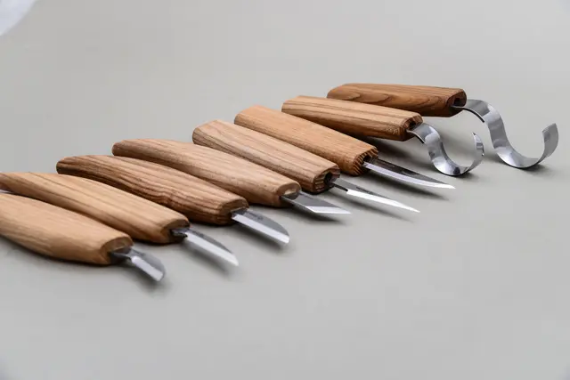 Spikkesett S08. Venstre 8 kniver og slipeutstyr. Beavercraft 