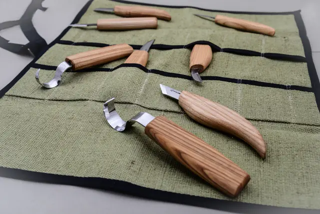 Spikkesett S08. Venstre 8 kniver og slipeutstyr. Beavercraft 