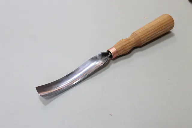 Treskjærerjern 7L/22 med svai Beavercraft. Kraftig skulp, 22mm. 