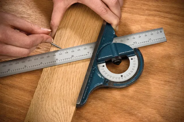 Kombinasjonsvinkel sett 300 mm - koffert 
