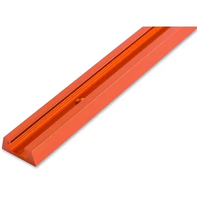 T-sporskinne. Svalehaleform 14° sider. 915mm lang 