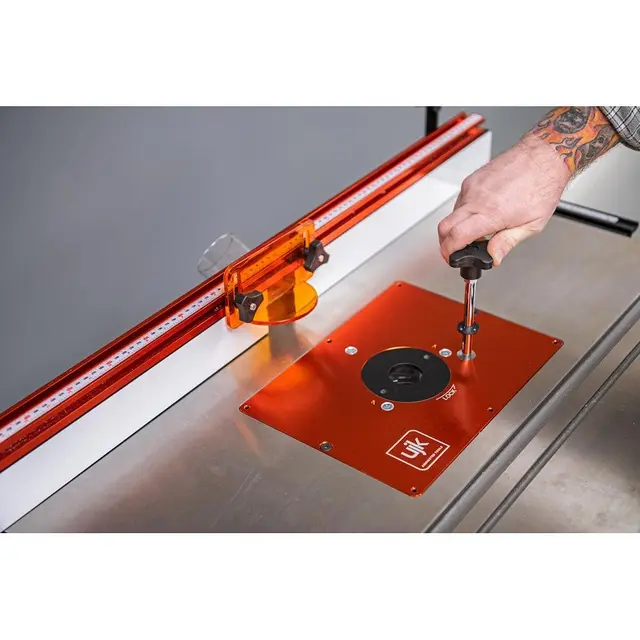 UJK Plate til fresebord. Til Trend T14 Passer i UJK Bord. Laget i aluminium 