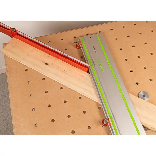 UJK Anlegg og Replikator for Styreskinne For MFT hullmønsterbord. 