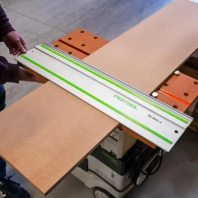 UJK Kompakt Plate til Systainer 8 x 5 Hull og 1 festeskinne 