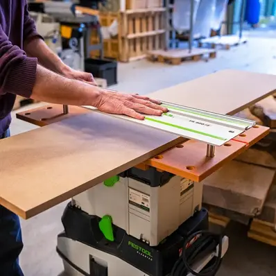 UJK Kompakt Plate til Systainer 8 x 5 Hull og 1 festeskinne 