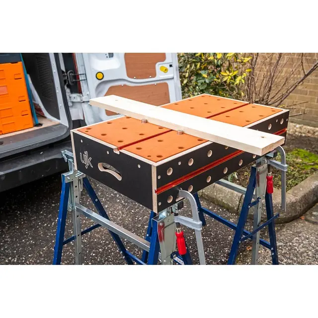 UJK Kompakt Hullmønsterbord 8 X 5 Hull og 2 festeskinner 