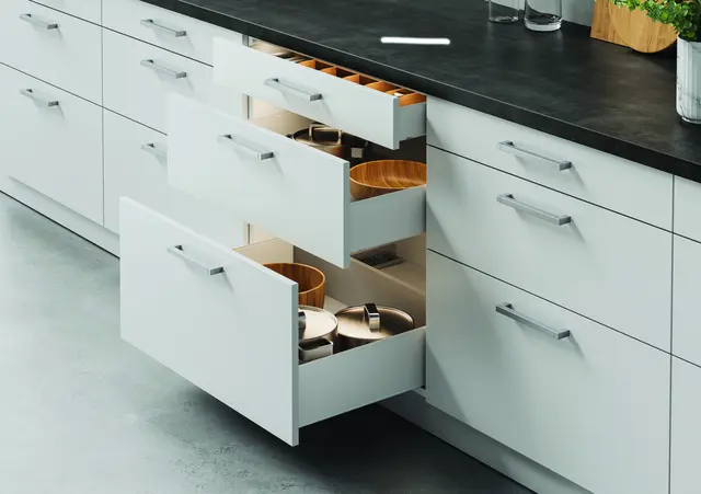 Häfele Matrix. L=550mm. Med 150 mm vange Komplett sett til en kolonialskuff 