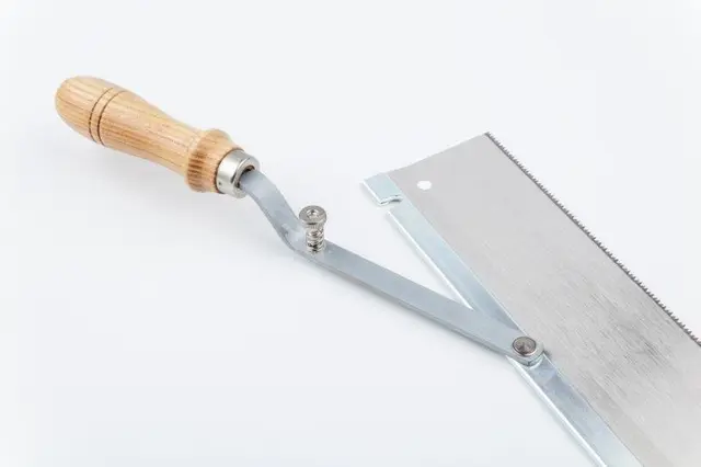 Håndsag med vinklet/dreibart skaft 